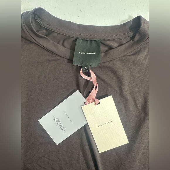 NWT Alex Marie Women's Size Small S Brown Short Sleeve T-shirt Casual Rayon - Picture 4 of 7